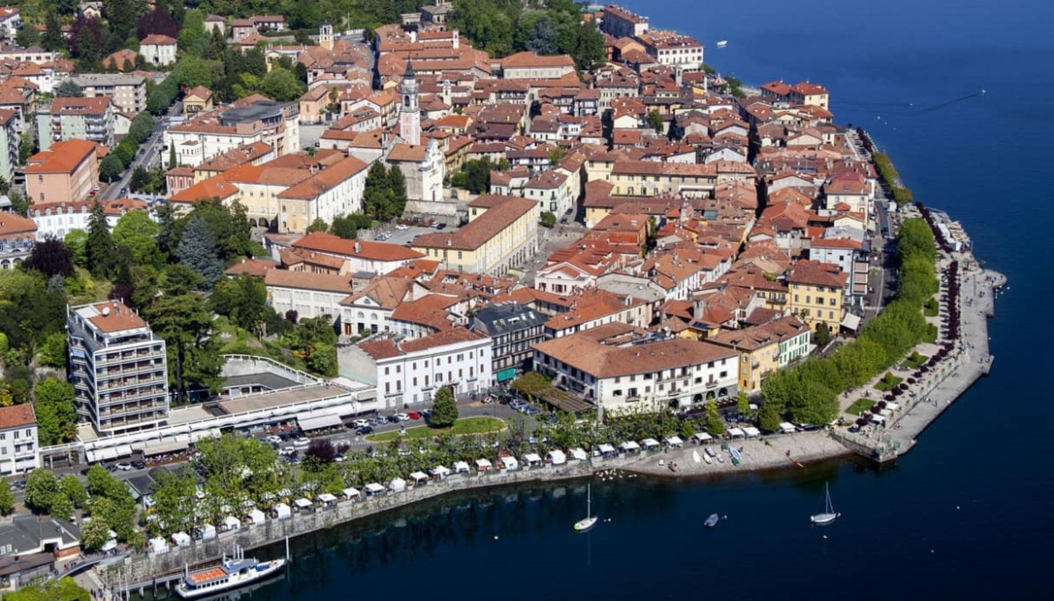 Hotel Giardino Arona Exterior photo