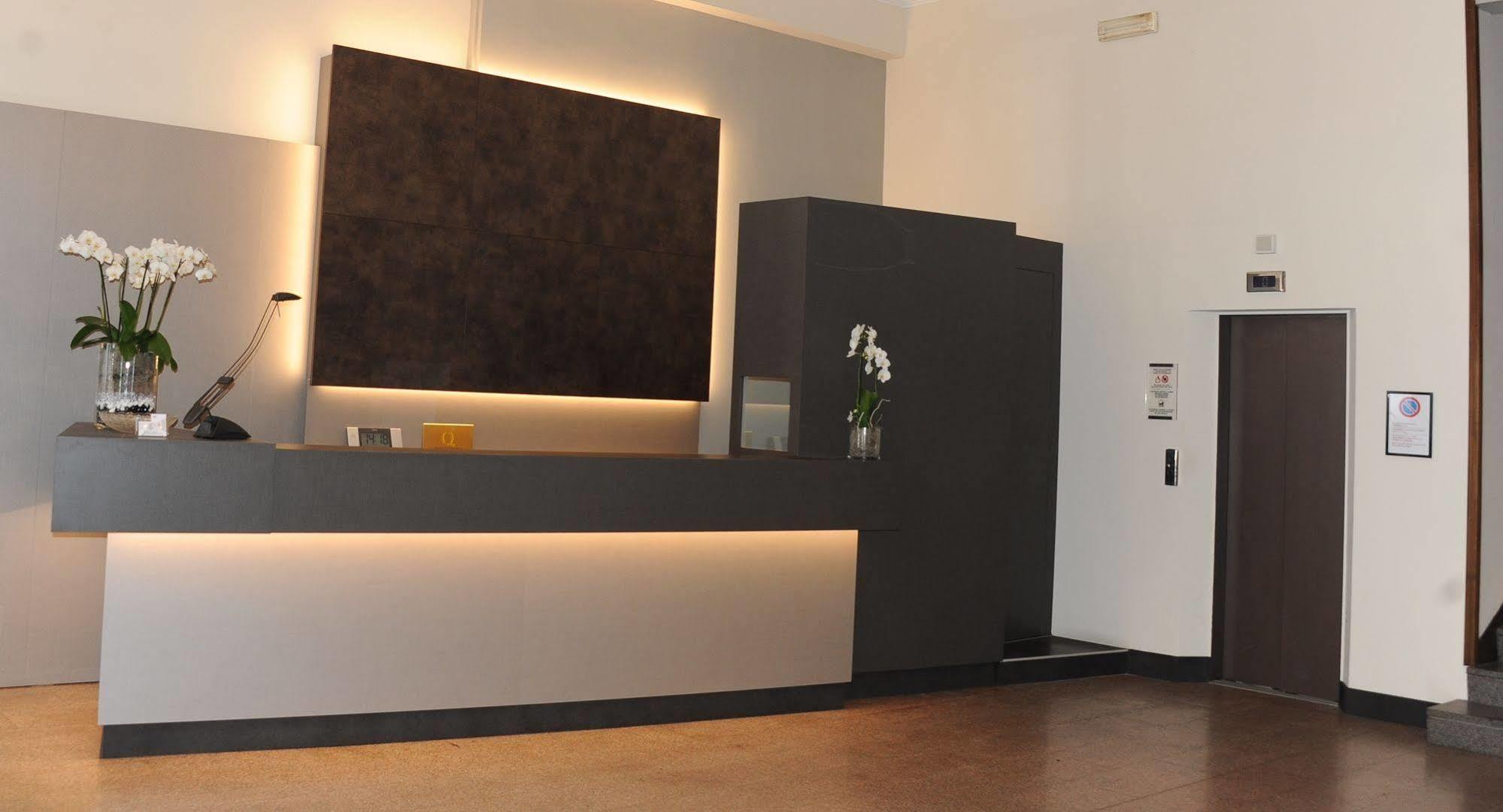 Hotel Giardino Arona Exterior photo