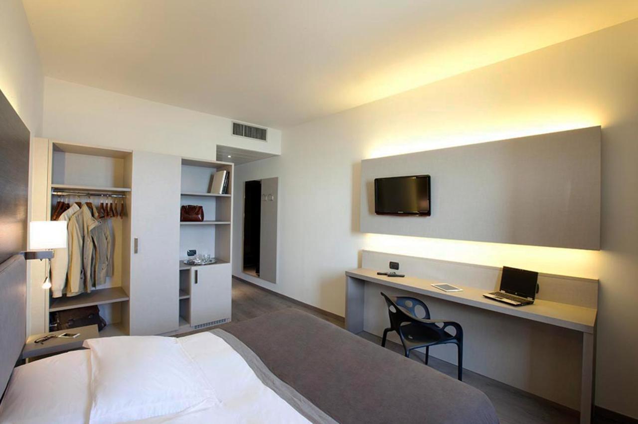 Hotel Giardino Arona Exterior photo