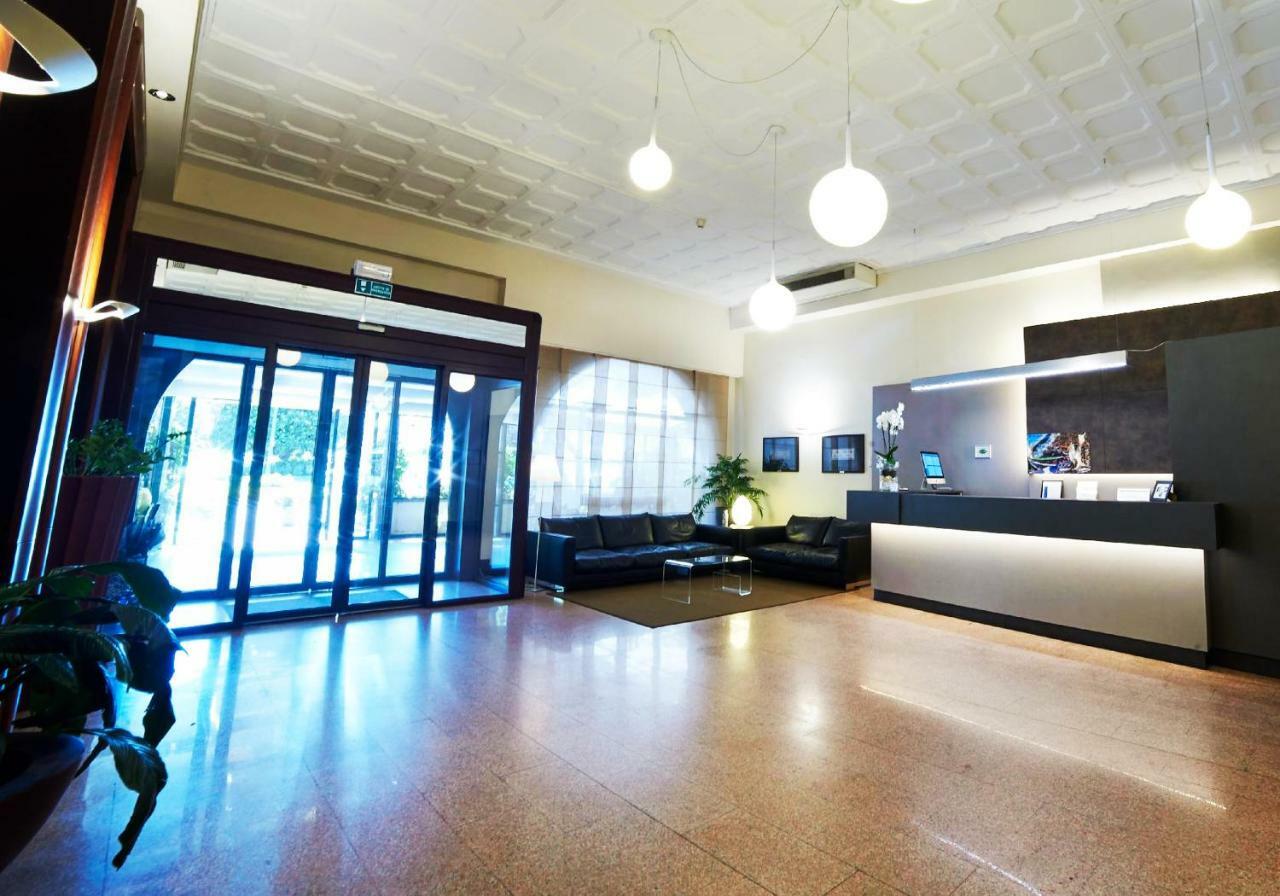 Hotel Giardino Arona Exterior photo