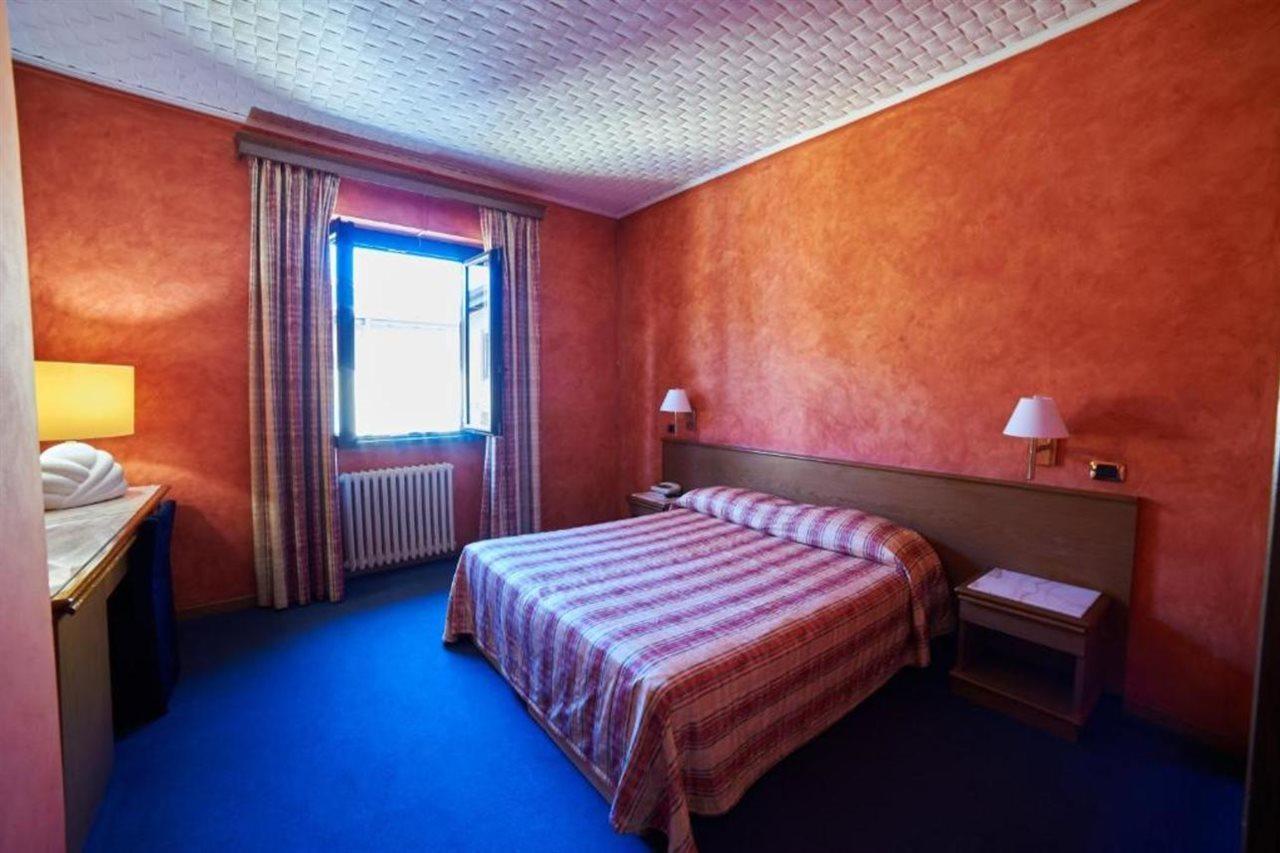 Hotel Giardino Arona Exterior photo